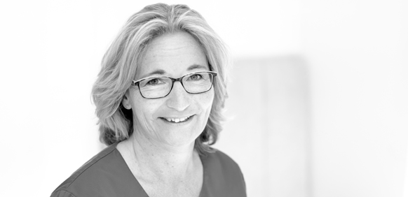 Frau Heitmann - Assistenz für gesichtschirurgische Eingriffe